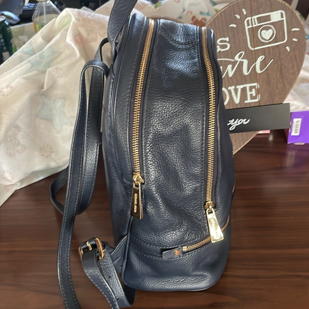 Michael Kors Rhea Zip Backpack Large Pebble Leather Navy Blue EUC - Picture 10 of 16